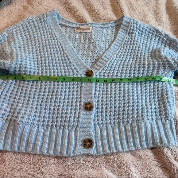 (New)NO BOUNDARIES CARDIGAN CROPPED-LARGE - Picture 8 of 9
